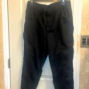 Women’s size large old navy black pants.